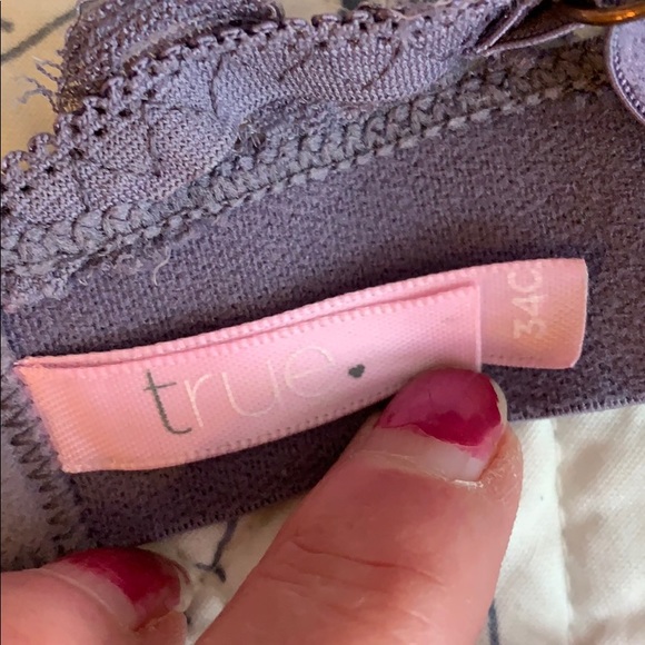 Bundle of 2 34C bras one push-up, one t-shirt - Picture 6 of 7